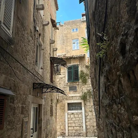 Ante - Diocletian's Palace